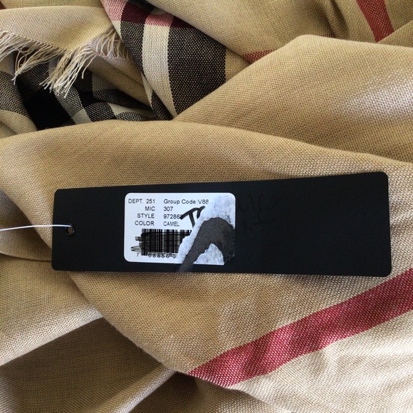 FRAAS TARTAN PLAID BLANKET WRAP NWT - Picture 8 of 13